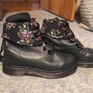 Women’s Original Dr.Martens and size 9.